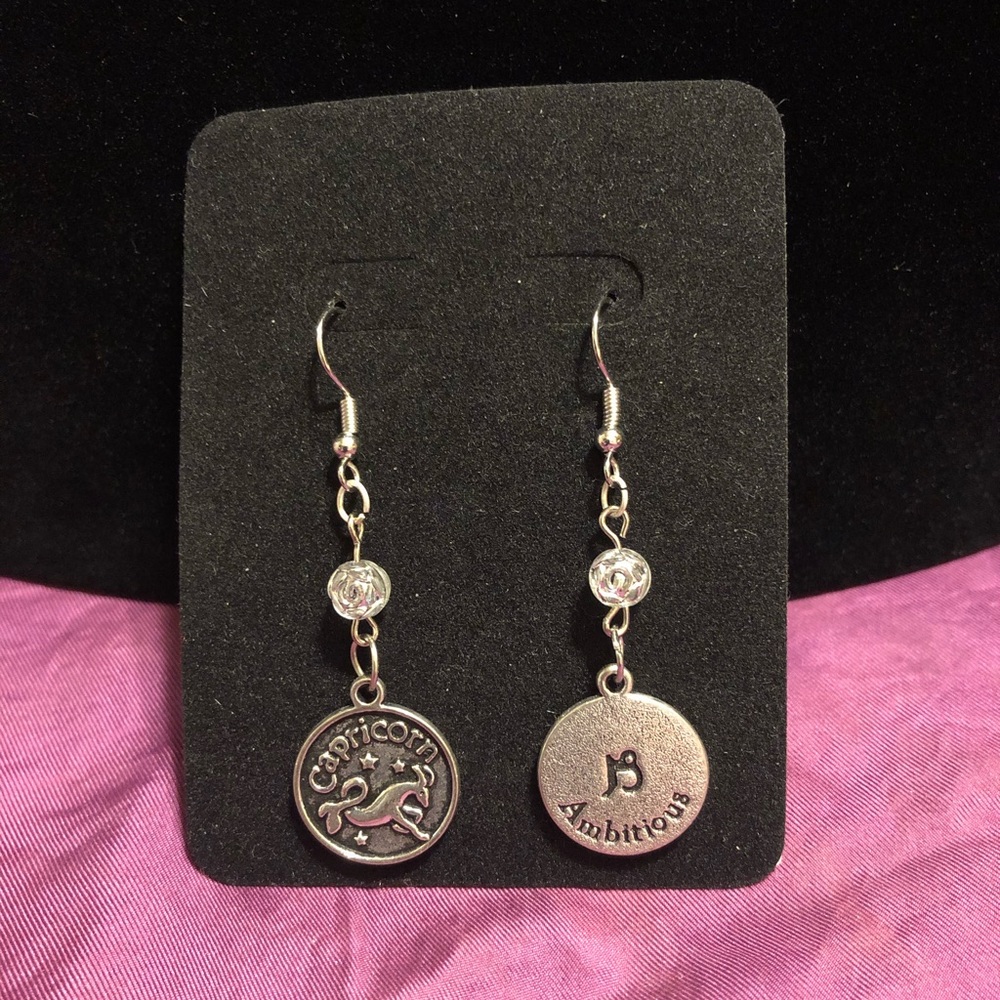 ZODIAC CHARM EARRINGS CAPRICORN AMBITIOUS